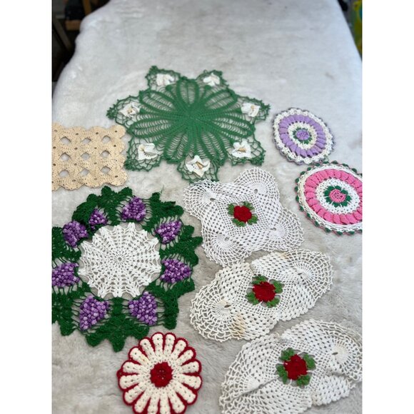 Vintage Crochet Doilies Set Of 9 Floral & Geometric Patterns - Picture 8 of 8